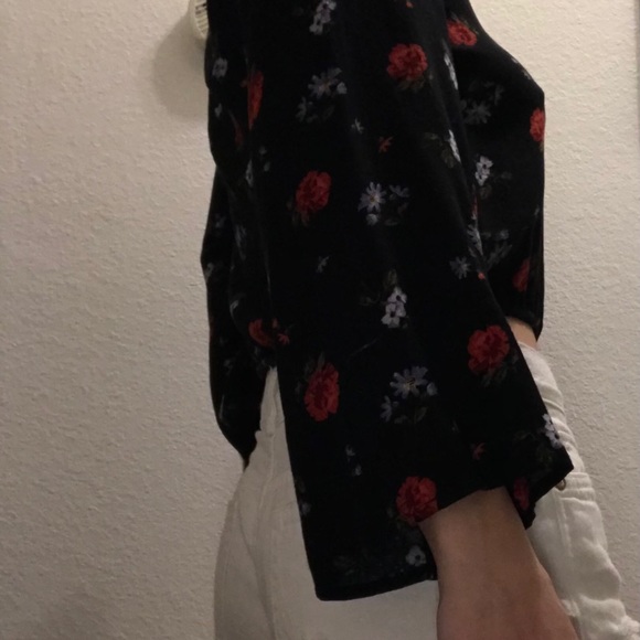 Floral Top - Picture 3 of 4